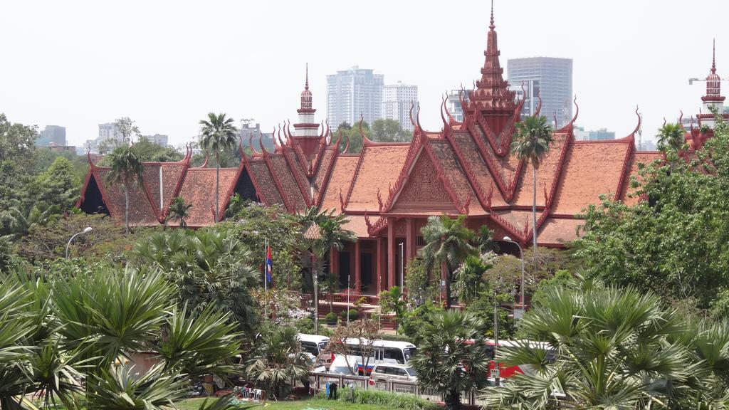 Golden Noura Villa-Pub & Restaurant Phnom Penh Exterior photo